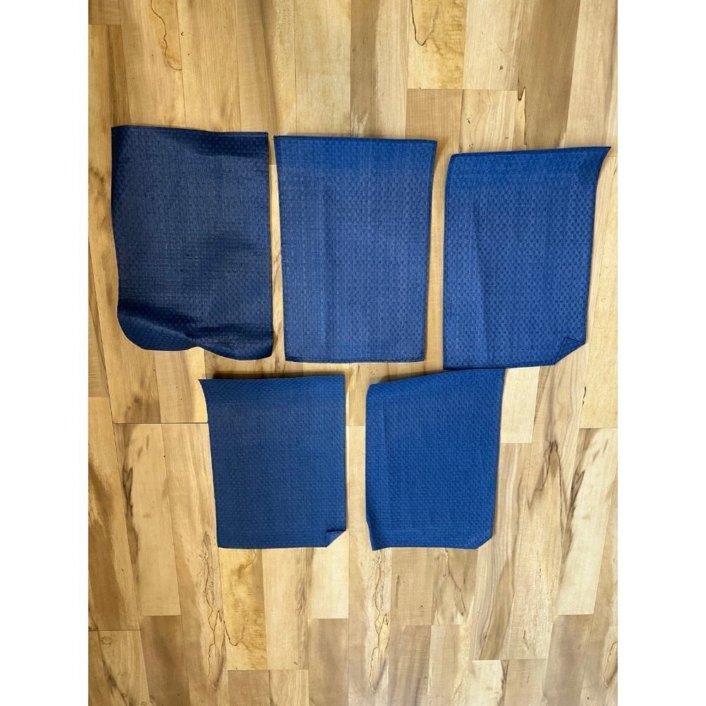 5 Blue placemats